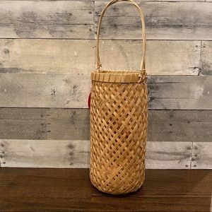 Wicker hanging basket